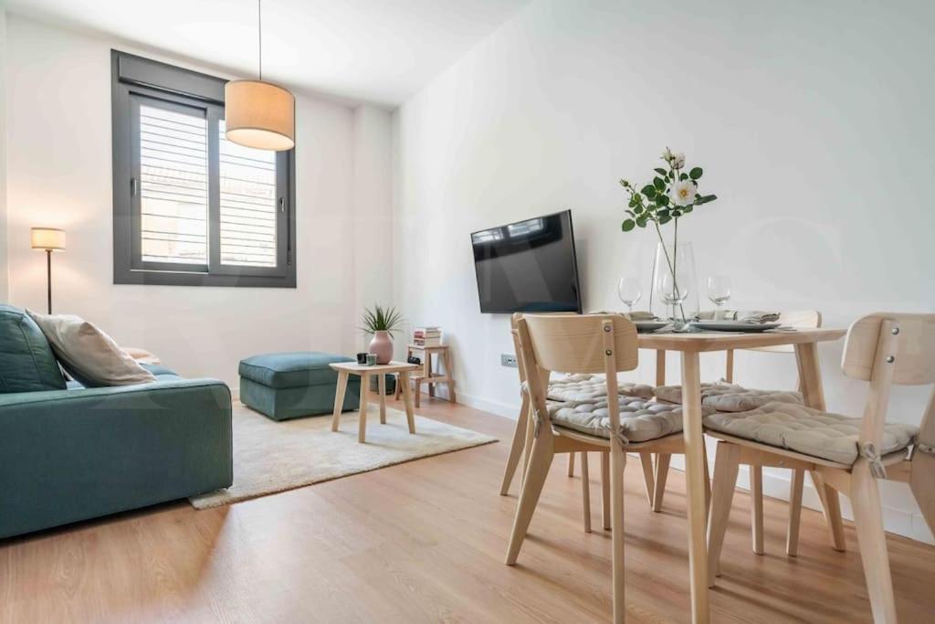 Fresh & Stylish Apartment With Parking By Rems Málaga Dış mekan fotoğraf