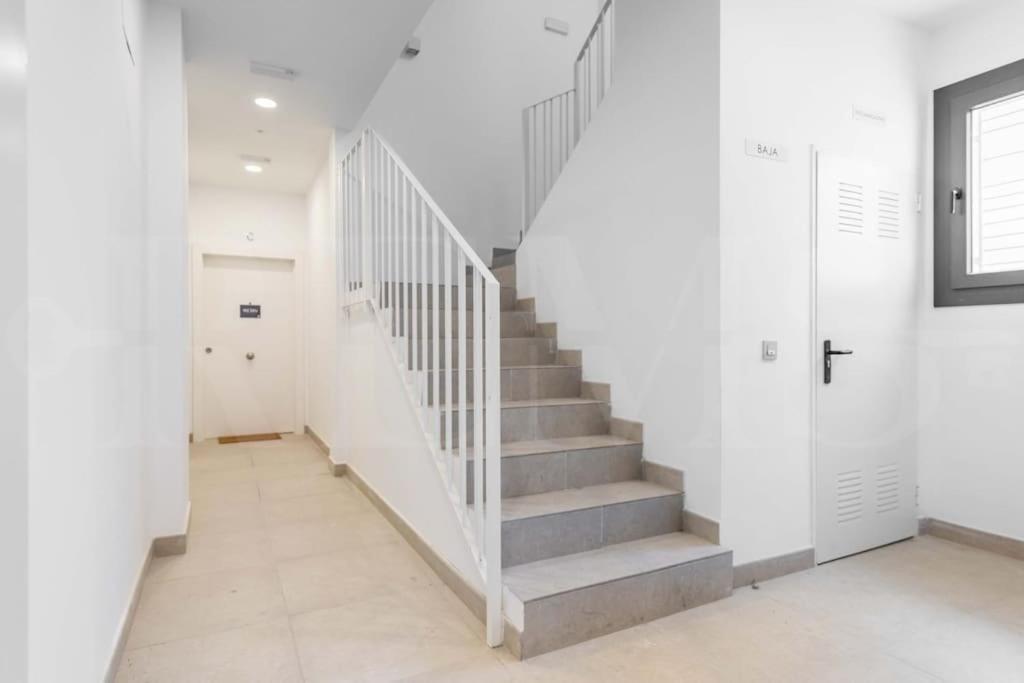 Fresh & Stylish Apartment With Parking By Rems Málaga Dış mekan fotoğraf