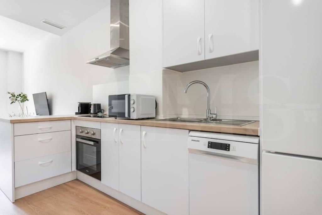Fresh & Stylish Apartment With Parking By Rems Málaga Dış mekan fotoğraf