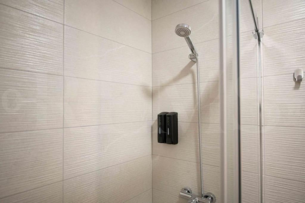 Fresh & Stylish Apartment With Parking By Rems Málaga Dış mekan fotoğraf